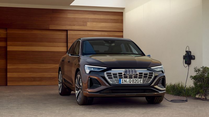 Explore the luxurious Audi Q8, blending advanced technology, powerful performance, and sophisticated design for the ultimate driving experience.