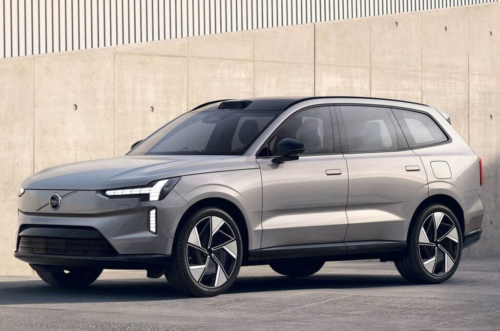 Volvo’s Electrifying Move: EX90 & EX30 Electric SUVs