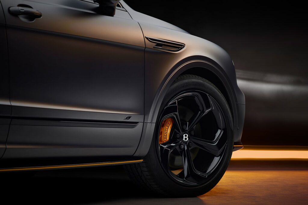 Bentley Bentayga S Black Edition - Gets Feature Not Seen In 105 Years